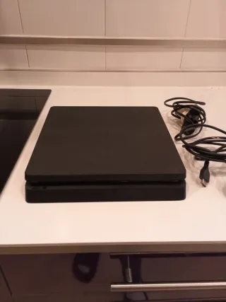 PS4 Slim Nera