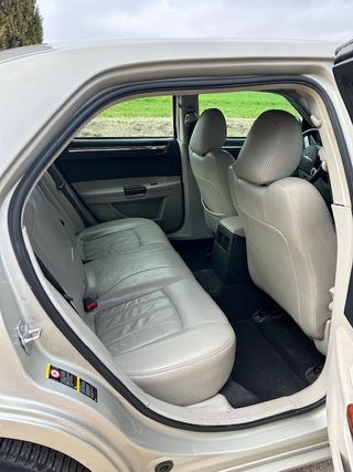 Se Alquila Chrysler 300C  para bodas y eventos