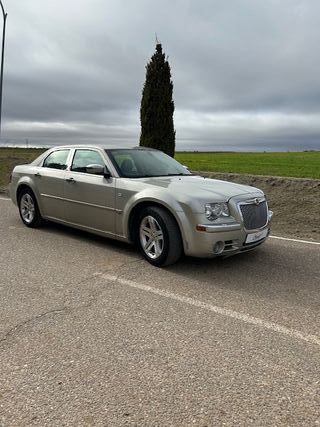 Se Alquila Chrysler 300C  para bodas y eventos