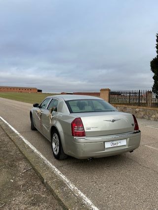 Se Alquila Chrysler 300C  para bodas y eventos