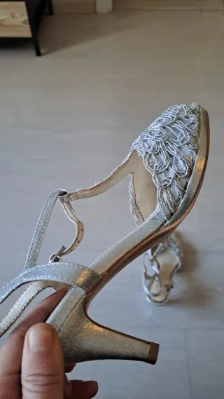 Zapatos de fiesta plateados