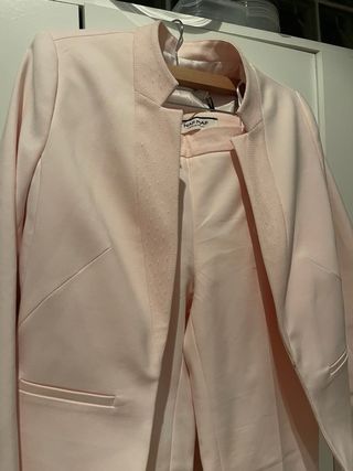 Traje rosa palo chaqueta y pantalón