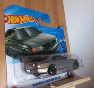 Hot Wheels Mercedes Benz 560 SEC AMG