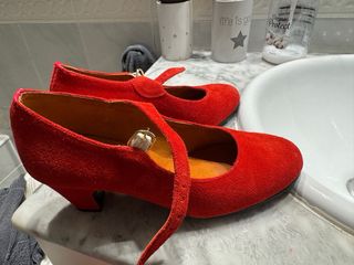 Vestido de flamenca rojo con volantes