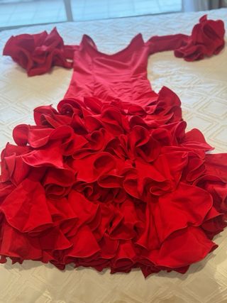 Vestido de flamenca rojo con volantes