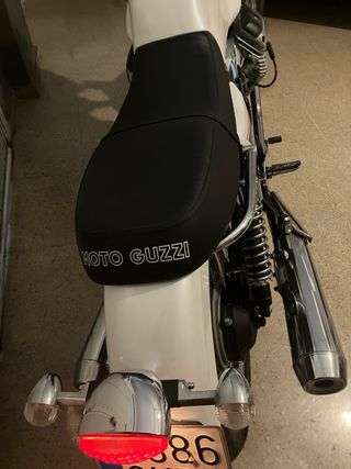 Moto Guzzi V7 Classic Blanca
