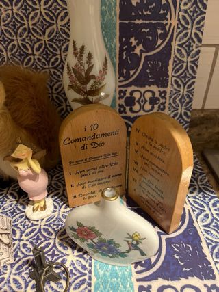 Set Oggetti Vari: Camello, Piramide, Ten Comandame