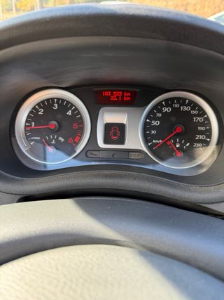 Renault Clio 2009 1.5 dci 180.000 km garantia