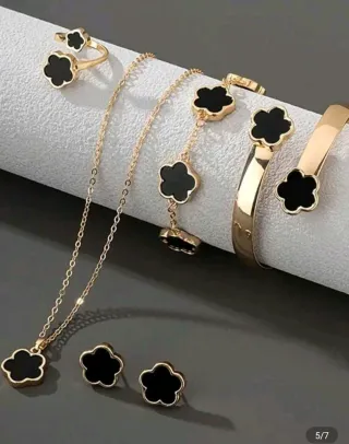 Conjunto 6  Piezas Bisutería Flores de la suerte