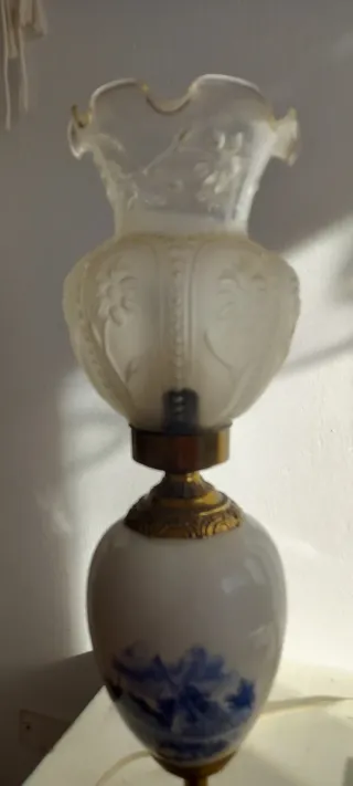 Lámpara porcelana antigua,  bronce y cristal