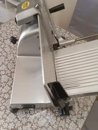 Affettatrice professionale usata