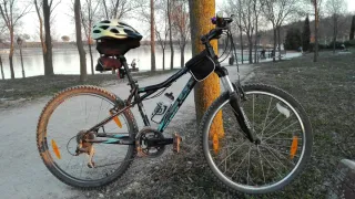 Bicicleta GT Avalanche+casco+fund sillín+ alforjas
