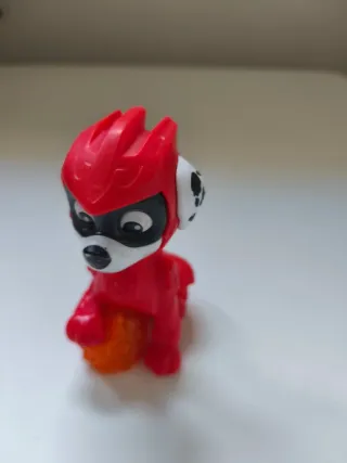 4 Figuras Juguete: Dragón, Conejo, Perro, Araña