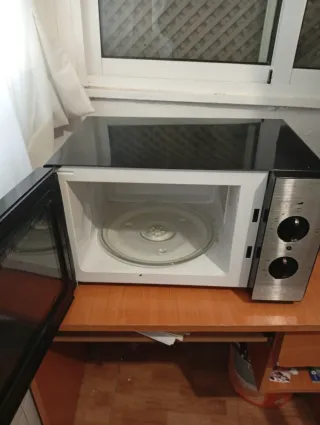 Microondas gris daevor