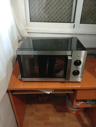 Microondas gris daevor