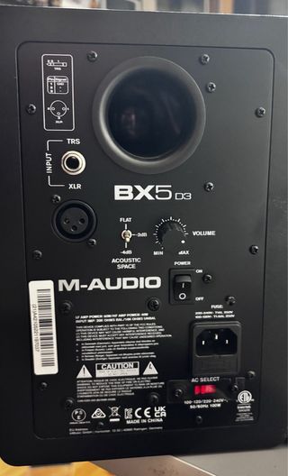 Monitores M-Audio BX5  100 vatios