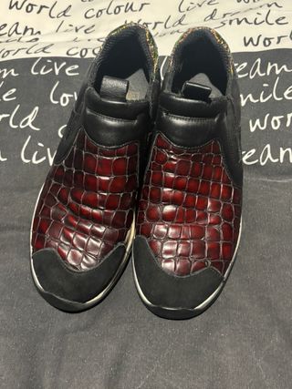 Zapatillas OSH T-38 Piel Cocodrilo Negra y Roja