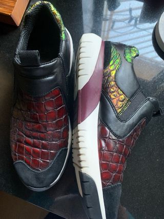 Zapatillas OSH T-38 Piel Cocodrilo Negra y Roja