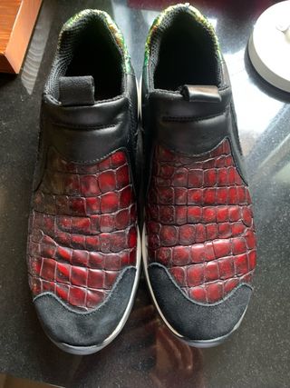 Zapatillas OSH T-38 Piel Cocodrilo Negra y Roja