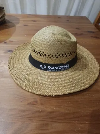 Sombrero de paja SsangYong