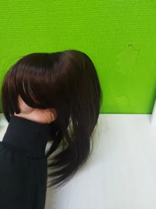 Peluca castaña con flequillo