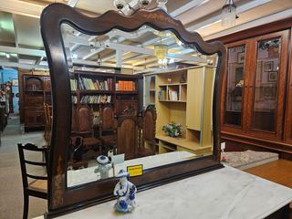 Cómoda antiga madeira com tampo em pedra