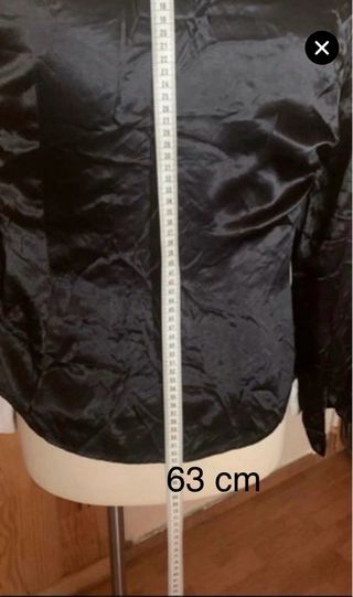 Camisa negra de raso