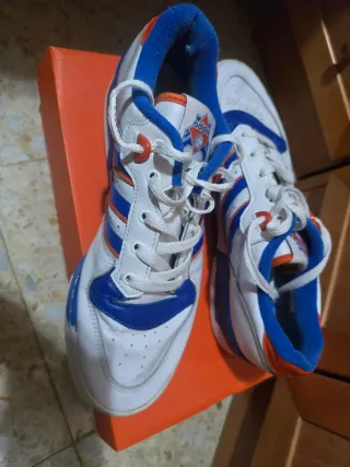 Zapatillas Adidas Blancas y Azules