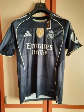 Camiseta Real Madrid Adidas Talla M,con etiqueta.