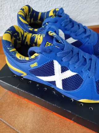 Zapatillas Fútbol Munich Azul y Amarillo