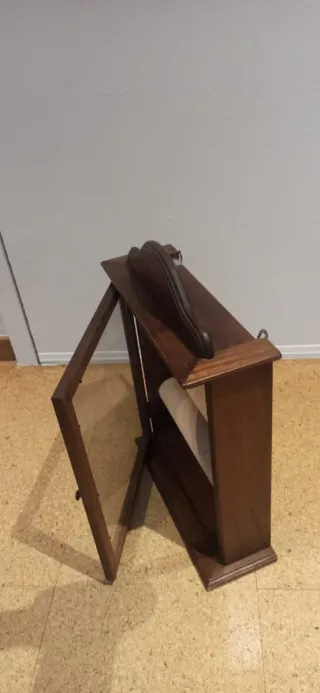 Joyero vitrina pared madera