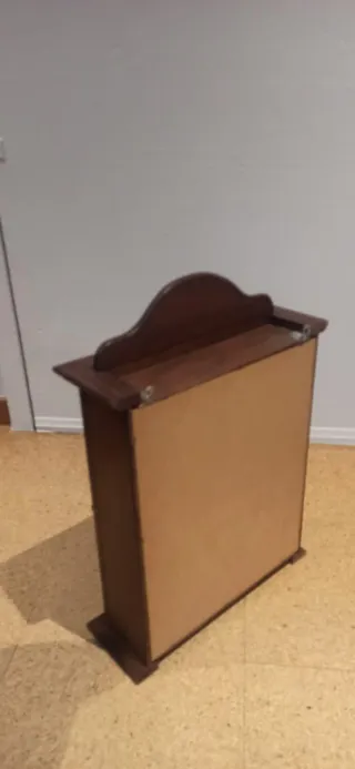 Joyero vitrina pared madera