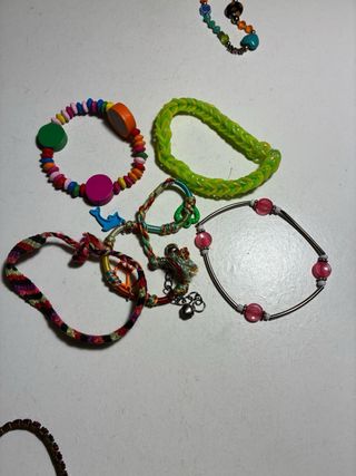 Set di bracciali e collane varie