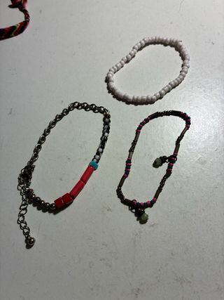 Set di bracciali e collane varie