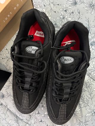Nike Air Max 95 x Levi's Negras
