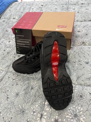 Nike Air Max 95 x Levi's Negras