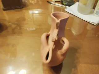 Curioso botijo de barro