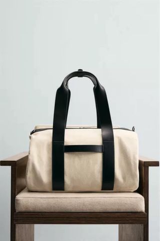 Bolso de viaje Zara beige y negro