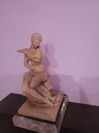 Figura terracota firmada M. Senterrich