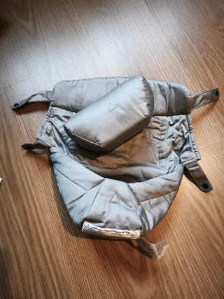 Mochila portabebés + cojin (estado impecable)