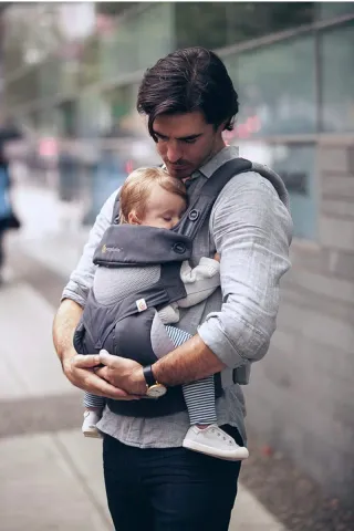 Mochila portabebés + cojin (estado impecable)