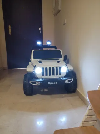 Auto elettrica per bambini poco usata