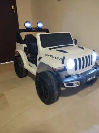 Auto elettrica per bambini poco usata