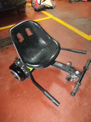 Hoverboard Negro con Detalles Verdes con silla