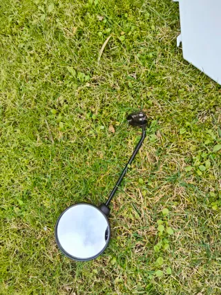 Varios pásticos Suzuki LTZ 400. Venta por separado