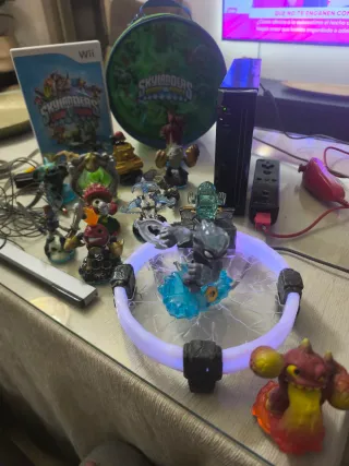 Nintendo Wii + Skylanders Portal y Figuras