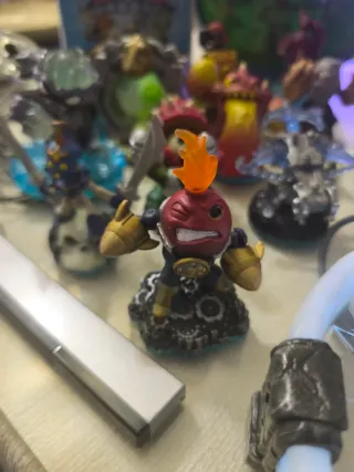 Nintendo Wii + Skylanders Portal y Figuras