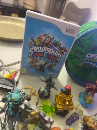 Nintendo Wii + Skylanders Portal y Figuras