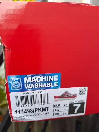 Zuecos Skechers Multicolor y Rosa