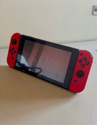 Nintendo Switch Roja Edición Especial+1 juego
